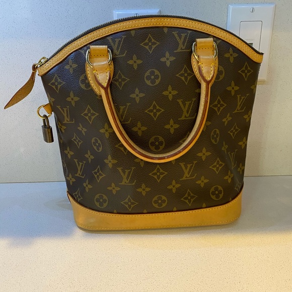 Louis Vuitton Monogram Lockit Vertical - Picture 2 of 14